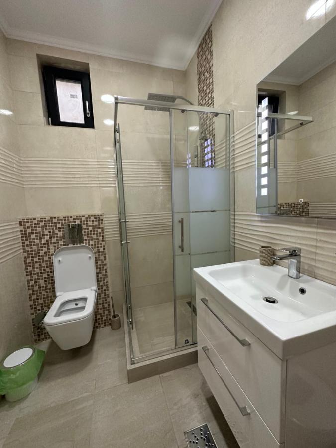 Golden Garden Luxury Apartment In Bukarest Exteriör bild